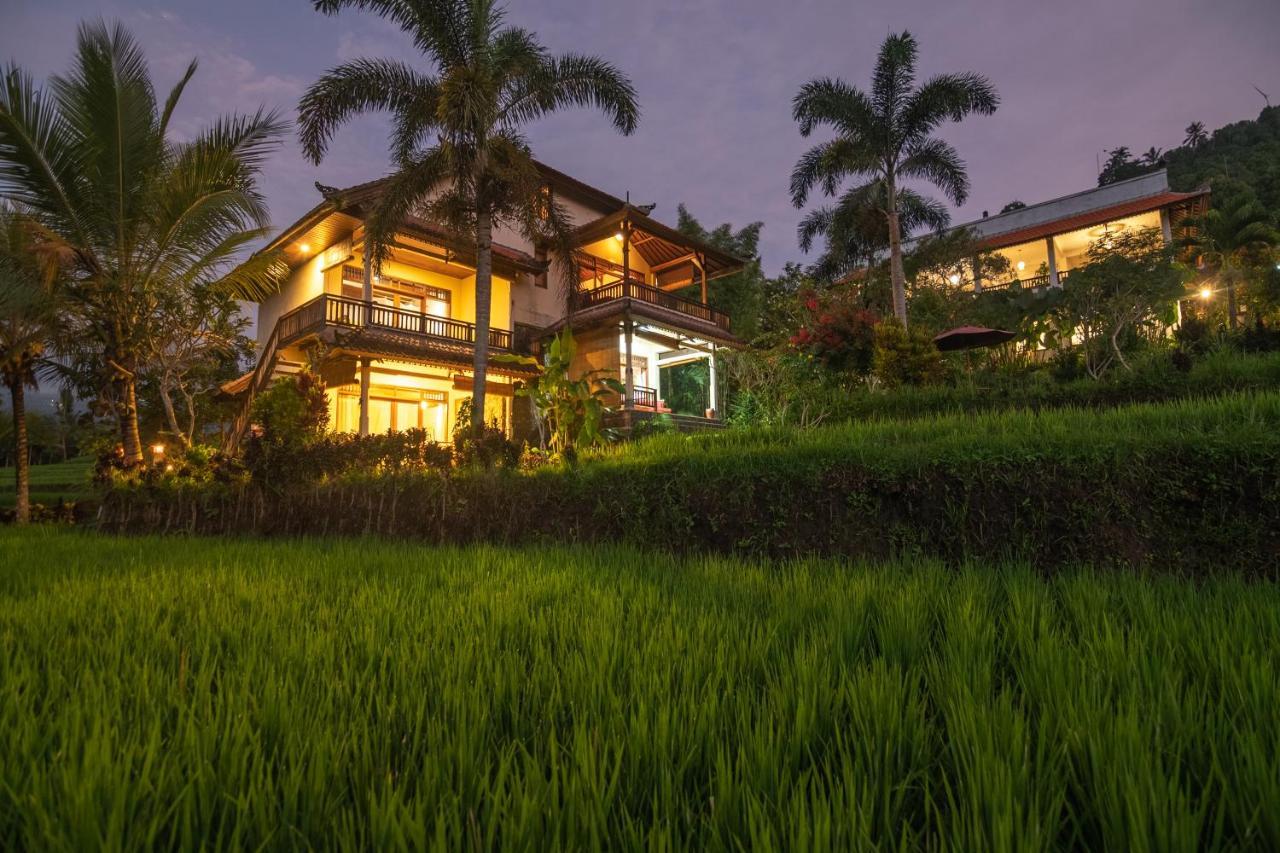 Lesong Hotel And Restaurant Munduk  Exterior photo